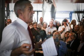 SÓCRATES VAI LANÇAR LIVRO DE TEORIA POLÍTICA QUE PROMETE QUE NÃO SERÁ “DE MEXERICOS”