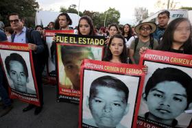 MILHARES NAS RUAS DO MÉXICO NO SEGUNDO ANIVERSÁRIO DO DESAPARECIMENTO DE 43 ESTUDANTES