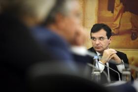 HÁ MAIS 3.800 PROFISSIONAIS NO SNS — MINISTRO DA SAÚDE