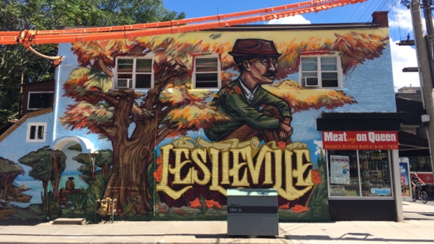 Um novo mural Leslieville criado pelo artista Jabari 