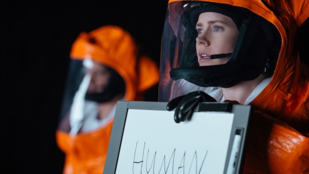 Amy Adams protagonista em Arrival de Denis Villeneuve, que estreia no TIFF no dia 9 de setembro. (Cortesia de TIFF)