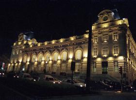 ESTAÇÃO DE SÃO BENTO NO PORTO CÉLEBRE PELOS SEUS AZULEJOS FOI INAUGURADA HÁ 100 ANOS