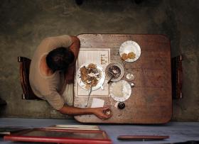 ALIMENTAÇÃO REPRESENTA QUASE METADE DOS ENCARGOS MENSAIS DE FAMÍLIAS SOBRE-ENDIVIDADAS – DECO