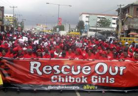 GRUPO EXTREMISTA BOKO HARAM LIBERTA 21 ESTUDANTES DE CHIBOK, NIGÉRIA