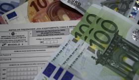 OE2017: SOBRETAXA DE IRS SÓ SERÁ EXTINTA PARA TODOS OS ESCALÕES EM DEZEMBRO