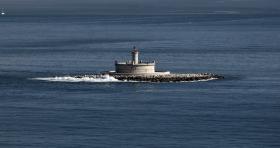 VELEIRO PORTUGUÊS ENCALHA NO BUGIO AO ENTRAR NO PORTO DE LISBOA