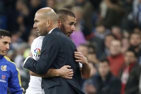 ZIDANE REVELA DESEJO DE BENZEMA DE REGRESSAR À SELEÇÃO FRANCESA