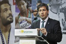 BRUNO DE CARVALHO RECONHECE QUE SPORTING VIVE “DIAS QUE NÃO SÃO FÁCEIS”