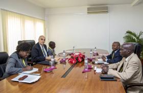 NEGOCIAÇÕES DE PAZ EM MOÇAMBIQUE RETOMADAS APÓS PAUSA DE DUAS SEMANAS