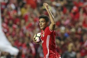 RAÚL JIMÉNEZ, SAMARIS E JARDEL REGRESSAM AOS CONVOCADOS DO BENFICA
