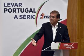 PASSOS DIZ QUE SE MANTÉM NA LIDERANÇA DO PSD PARA REPRESENTAR OS QUE VOTARAM EM SI