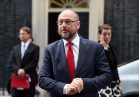 MIGRAÇÕES: SCHULZ ALERTA PARA “JOGO PERIGOSO” DA HUNGRIA AO REALIZAR REFERENDO