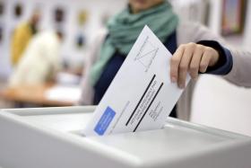 HUNGRIA REFERENDA HOJE QUOTAS EUROPEIAS PARA ACOLHER REFUGIADOS