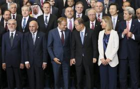 UE ENTREGA 200 MEURO AO AFEGANISTÃO E COMPROMETE-SE COM MAIS MIL MILHÕES