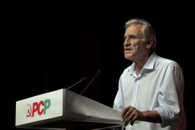 PROPOSTA NÃO É A QUE O PAÍS PRECISA MAS INTEGRA ORIENTAÇÕES E MEDIDAS POSITIVAS — PCP