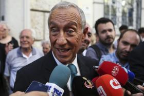 MARCELO FELICITA JUAN MANUEL SANTOS PELA “MERECIDA ATRIBUIÇÃO” DO NOBEL DA PAZ