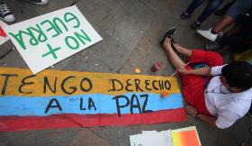 COLÔMBIA AVANÇA PARA NEGOCIAÇÕES DE PAZ COM REBELDES DO EXÉRCITO DE LIBERTAÇÃO NACIONAL