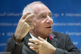 SCHÄUBLE DIZ QUE PORTUGAL ESTAVA A SER “MUITO BEM SUCEDIDO” ATÉ MUDAR DE GOVERNO