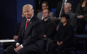 TRUMP DIZ QUE SE FOR ELEITO CLINTON IRÁ PARA A PRISÃO