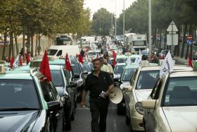 TÁXIS: REUNIÃO TERMINOU SEM GARANTIA DE FIM DE PROTESTO DOS TAXISTAS — MINISTRO DO AMBIENTE