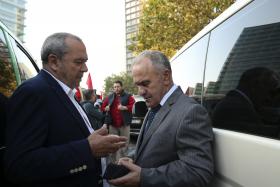 ASSOCIAÇÕES DE TÁXIS CANCELAM PROTESTO MARCADO PARA SEGUNDA-FEIRA