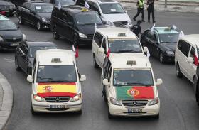 TÁXIS: PROFISSIONAIS VIERAM DE ESPANHA MOSTRAR SOLIDARIEDADE AOS TAXISTAS PORTUGUESES