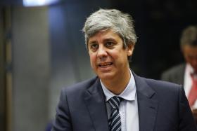 SANÇÕES: CENTENO NA ÚLTIMA SEMANA DE OUTUBRO NO PE PARA “APRESENTAR RAZÕES DO GOVERNO”