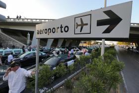TÁXIS: PSP NEGOCEIA COM TAXISTAS PARA QUE RETIREM AS VIATURAS JUNTO AO AEROPORTO