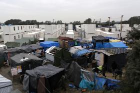 ONG E DEPUTADOS BRITÂNICOS PEDEM SEGURANÇA E ACOMPANHAMENTO EM CALAIS