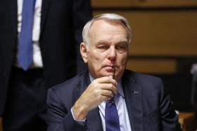 CHEFE DA DIPLOMACIA FRANCESA APELA PARA FIM DO MASSACRE NO SÍRIA