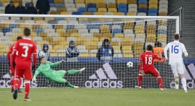 BENFICA VENCE EM CASA DO DÍNAMO KIEV E MANTÉM-SE NA LUTA PELO APURAMENTO