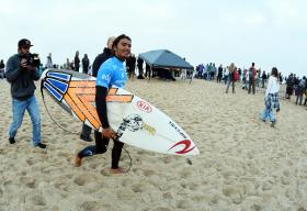 ETAPA DE PENICHE DO CIRCUITO MUNDIAL DE SURF INTERROMPIDA, NOVA CHAMADA ÀS 14:30