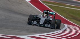 LEWIS HAMILTON VENCE NOS ESTADOS UNIDOS, MAS ROSBERG CONTROLA