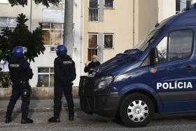 NOVE DETIDOS E CERCA DE 50 BUSCAS EM OPERAÇÃO EM BAIRRO DE COIMBRA