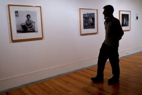RETRATOS DE PORTUGAL DOS ANOS DE 1940 MOSTRAM “ISOLAMENTO PENOSO” DOS ARTISTAS