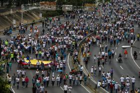 MAIS DE 20 FERIDOS E 39 DETIDOS EM PROTESTOS NA VENEZUELA – ONG