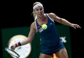 DOMINIKA CIBULKOVA VENCE MASTERS FEMININO DE TÉNIS