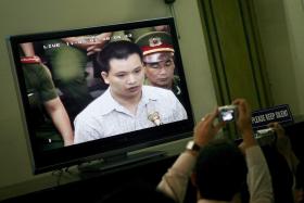 DEPUTADOS DE 14 PAÍSES PEDEM LIBERTAÇÃO DE DOIS ATIVISTAS NO VIETNAME