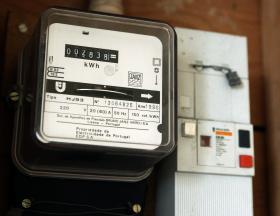 NÚMERO DE BENEFICIÁRIOS DA TARIFA SOCIAL NA ELETRICIDADE SOBE PARA 690.000