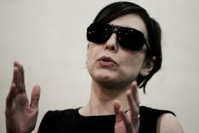 CANTORA BRASILEIRA ADRIANA CALCANHOTTO PROFESSORA CONVIDADA NA UNIVERSIDADE DE COIMBRA