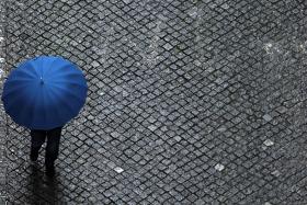 FIM DE SEMANA COM DESCIDA DE TEMPERATURAS E AGUACEIROS