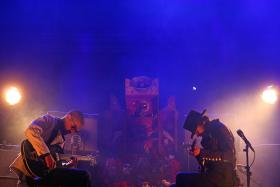 “DEAD COMBO E AS CORDAS DA MÁ FAMA” CHEGAM HOJE AO MERCADO DISCOGRÁFICO