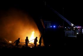 INCÊNDIO CONSOME FÁBRICA DE FIAÇÃO EM RIBA DE AVE, FAMALICÃO