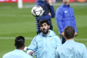 LUÍS NETO RENDE PEPE NA SELEÇÃO PARA O JOGO COM LETÓNIA