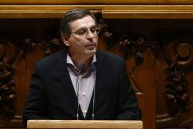 PCP NOTA “CLARA E EFETIVA MELHORIA” DA ECONOMIA DESEJANDO IR “MAIS LONGE”