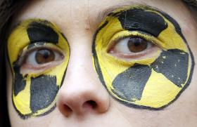 INICIADA COLOCAÇÃO DE ARCO SOBRE REATOR EM CHERNOBYL PARA PROTEGER PRÓXIMAS GERAÇÕES