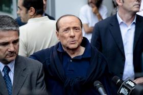 BERLUSCONI APELA AO ‘NÃO’ NO REFERENDO E ESTÁ DISPONÍVEL PARA RECANDIDATAR-SE