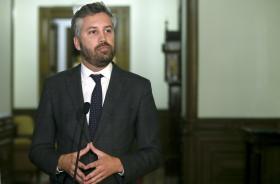 PORTUGAL É UMA ILHA DE ESTABILIDADE POLÍTICA E SOCIAL — PEDRO NUNO SANTOS