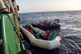 MAIS DE 239 MIGRANTES MORTOS EM DOIS NAUFRÁGIOS AO LARGO DA LÍBIA