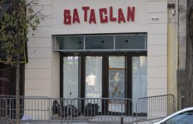 BATACLAN EM PARIS REABRIU COM STING E RECEBE OS RESISTÊNCIA EM JANEIRO